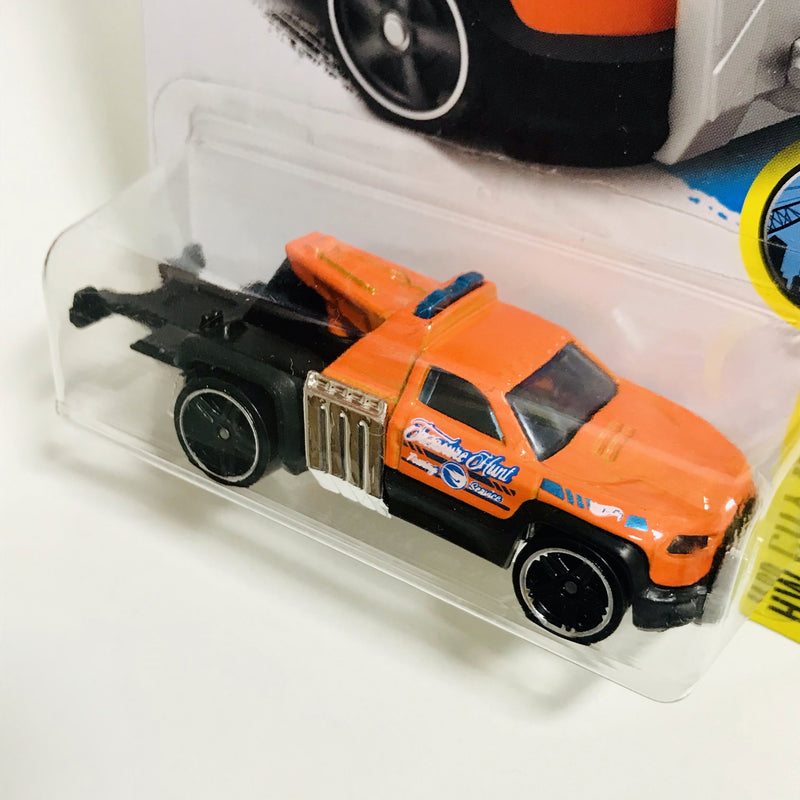 2016 Hot Wheels Treasure Hunt HW City Works Repo Duty naranja PR5