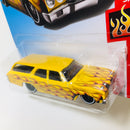 2019 Hot Wheels HW Flames 70 Chevelle SS Wagon amarillo DD8