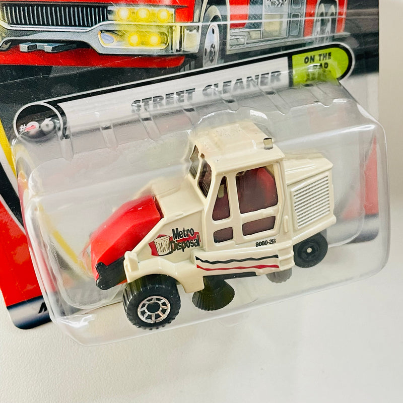 2000 Matchbox On The Road Again Elgin Pelican Street Cleaner beige
