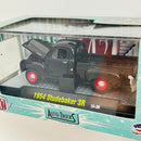 2010 M2 Machines Premier Edition Auto Trucks 1954 Studebaker 3R 10-26 negro Llantas de Goma