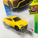 2020 Hot Wheels HW Exotics 17 Lamborghini Urus amarillo Y5