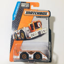 2015 Matchbox MBX Adventure City Runway Wrangler blanco