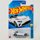 2022 Hot Wheels Factory Fresh Aston Martin V12 Speedster blanco PR5