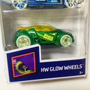 2018 Hot Wheels 5 Pack Set de 5 HW Glow Wheels - Power Surge, Wattzup, Voltage Spike, Hypertruck, High Voltage