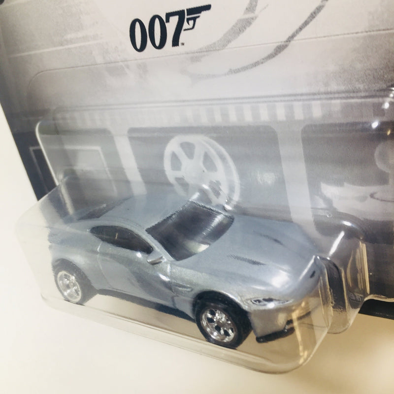 2019 Hot Wheels Entertainment James Bond 007 Spectre Aston Martin DB10 plata Llantas de Goma RR