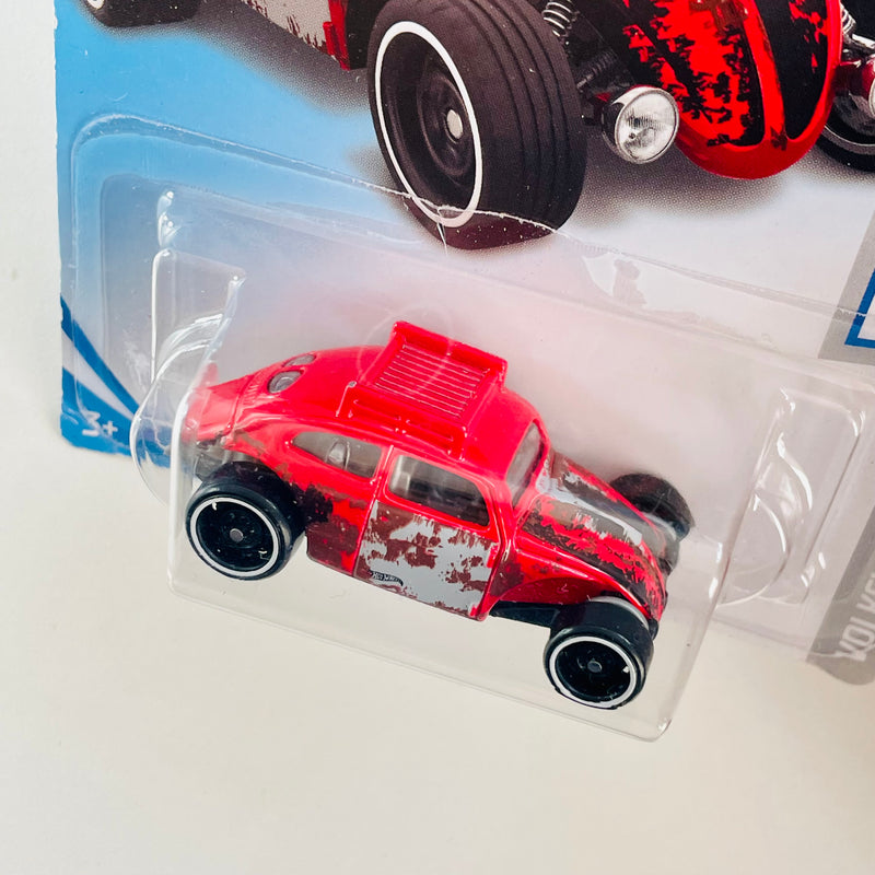 2019 Hot Wheels Custom Volkswagen Beetle rojo ST8