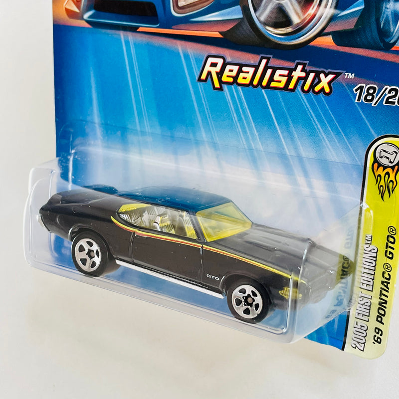 2005 Hot Wheels First Editions Realistix 69 Pontiac GTO 018 negro 5SP