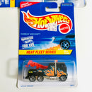 1997 Hot Wheels Heat Fleet Series Colección Set de 4 - Police Cruiser, School Bus, Peterbilt Tank Truck, Ramblin' Wrecker