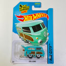 2015 Hot Wheels HW City Volkswagen Kool Kombi turquesa 5SP