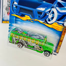 2001 Hot Wheels Fossil Fuel Series Colección Set de 4 - School Bus, Ambulance, Pontiac Firebird Funny Car, Chevrolet Camaro Z-28