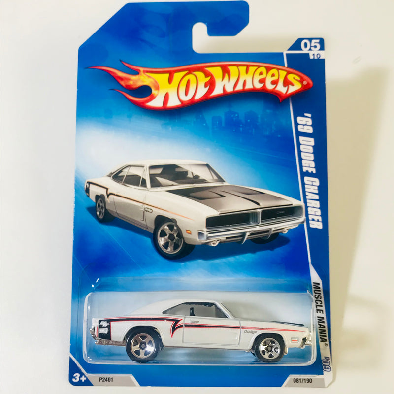 2009 Hot Wheels Muscle Mania 69 Dodge Charger blanco 5SP