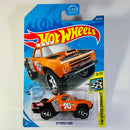 2020 Hot Wheels HW Speed Graphics 87 Dodge D100 naranja BAJA5