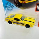 2019 Hot Wheels Muscle Mania 65 Mustang 2+2 Fastback amarillo MC5