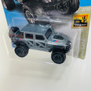 2019 Hot Wheels Baja Blazers 17 Jeep Wrangler gris metálico BLOR