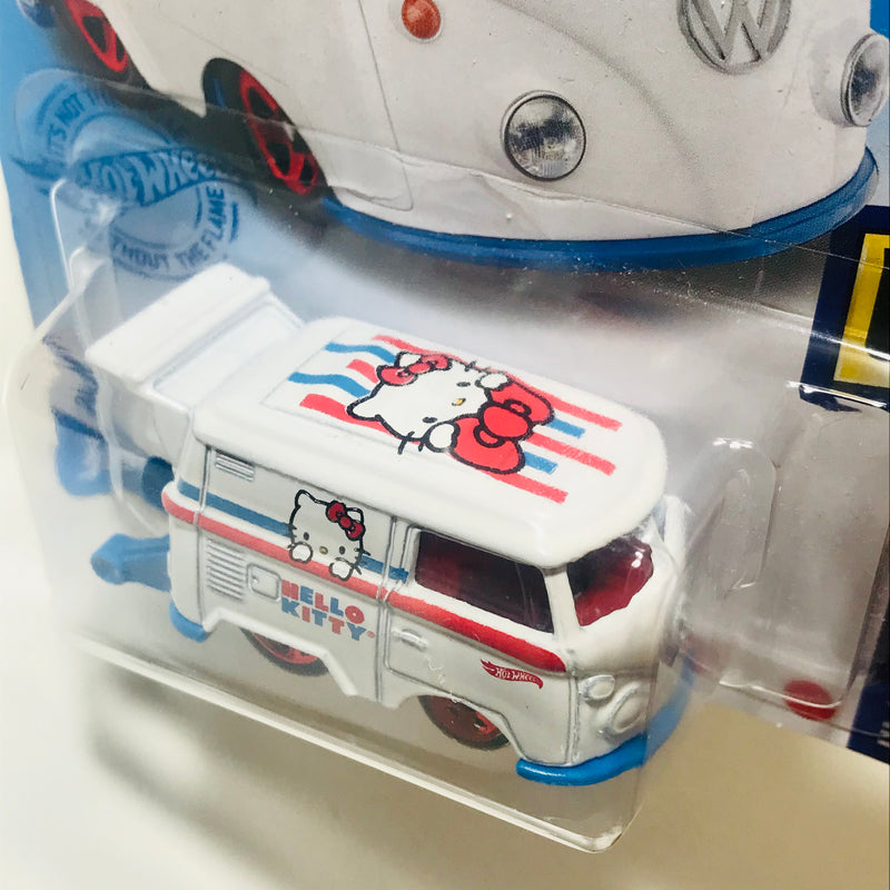 2021 Hot Wheels HW Screen Time Hello Kitty Volkswagen Kool Kombi blanco 5SP