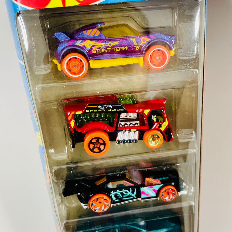 2022 Hot Wheels Action 5 Pack Set de 5 - Hi Beam, Chill Mill, GT Hunter, Grand Cross, RRRoadster