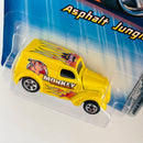 2005 Hot Wheels Asphalt Jungle Anglia Panel Ford 085 amarillo 5SP