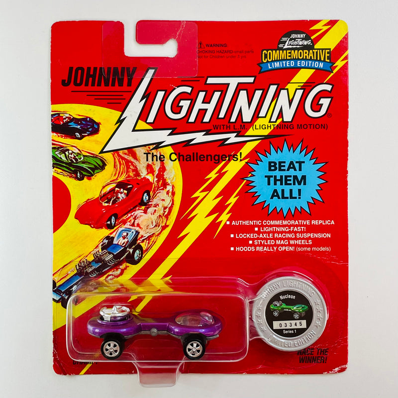 1995 Johnny Lightning The Challengers Commemorative Limited Edition Series 1 Nucleon morado con Moneda Coleccionista