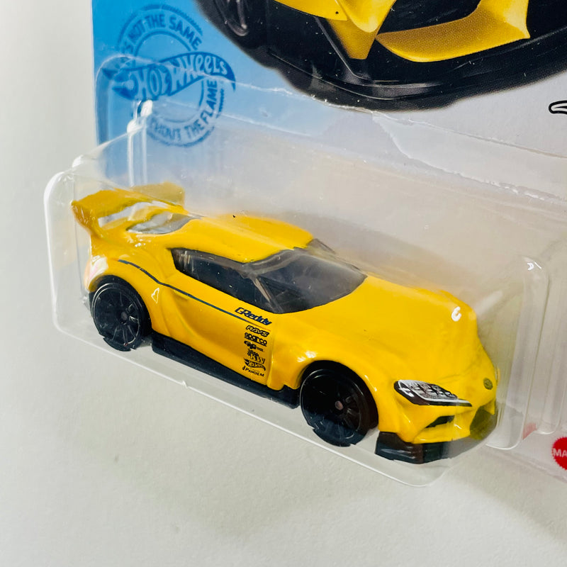 2021 Hot Wheels HW Speed Graphics 20 Toyota GR Supra amarillo 10SP