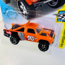 2020 Hot Wheels HW Speed Graphics 87 Dodge D100 naranja BAJA5