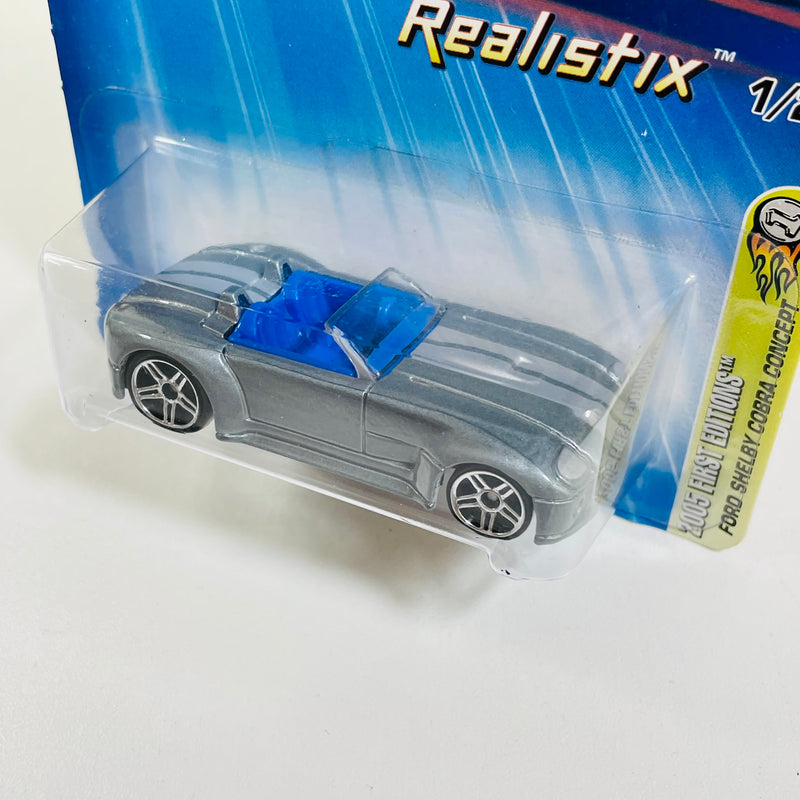 2005 Hot Wheels First Editions Realistix Ford Shelby Cobra Concept 001 gris PR5