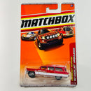 2010 Matchbox Emergency Response 63 Cadillac Ambulance rojo con blanco