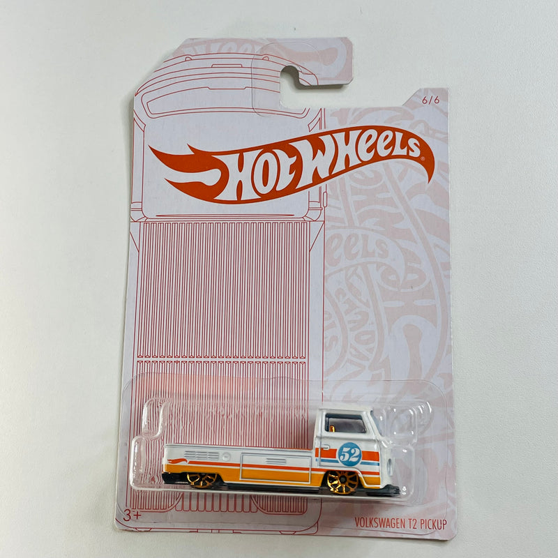 2020 Hot Wheels 52 Anniversary Pearl and Chrome Volkswagen T2 Pickup blanco 10SP