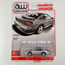 2021 Auto World Modern Muscle Limited Edition 1/14,478 1993 Dodge Stealth R/T plata metálico Llantas de Goma