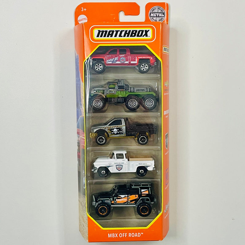 2022 Matchbox MBX Off Road 5 Pack Set de 5 - 2014 Chevy Silverado 1500, Road Mauler, 16 Dodge Ram Utility Flatbed, 57 GMC Stepside Pickup, Jeep Wrangler Superlift