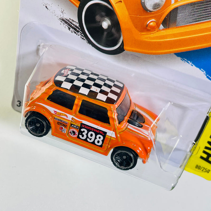 2015 Hot Wheels HW Off-Road Morris Mini Cooper naranja MC5 base ZAMAC