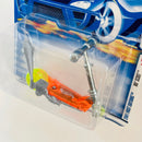 2001 Hot Wheels First Editions Mo' Scoot 045 naranja SCR base ZAMAC
