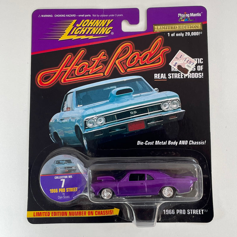 1997 Johnny Lightning Hot Rods Limited Edition 1/20,000 Dan Scott 1966 Pro Street 1966 Chevrolet Chevelle morado