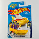 2018 Hot Wheels HW Screen Time The Beatles Yellow Submarine amarillo 5SP