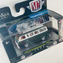 2017 M2 Machines Limited Edition 1/7,800 Walmart Exclusive 1965 Ford Econoline Camper Van WMTS10 verde oscuro Llantas de Goma