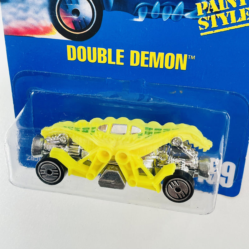 1993 Hot Wheels Double Demon 199 amarillo UH base ZAMAC con Logo Hot Wheels Mirando a la Base