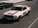 2022 Greenlight Hollywood The Mod Squad Patrulla Juvenil Limited Edition 1967 Ford Mustang blanco Llantas de Goma