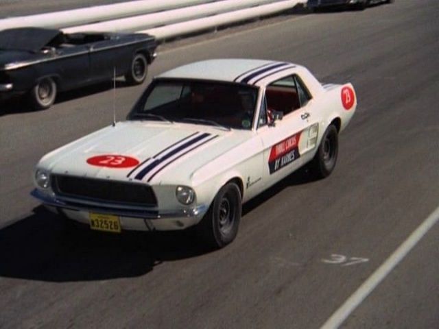2022 Greenlight Hollywood The Mod Squad Patrulla Juvenil Limited Edition 1967 Ford Mustang blanco Llantas de Goma